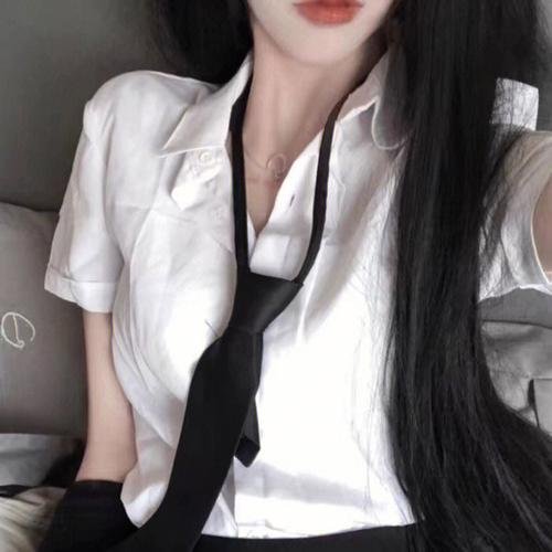 请问芳名